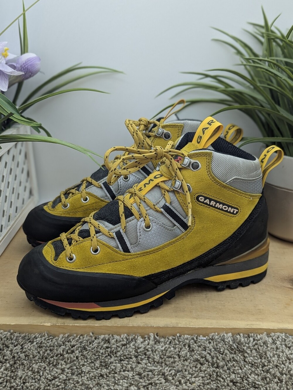 Garmont Hiking Climbing Protective Youth Size 6.5 Boots